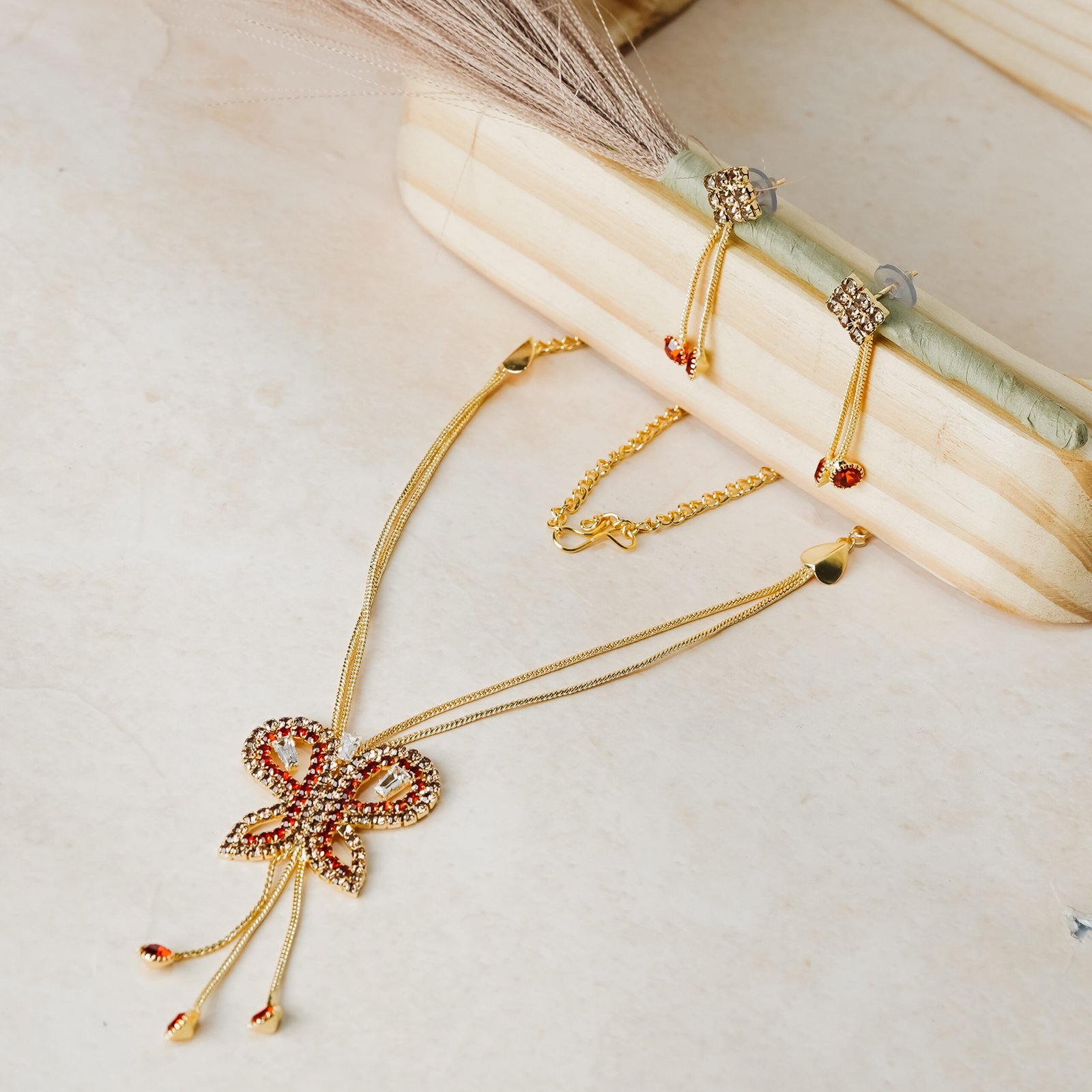 NECKLACE-9008_3-1-scaled-1.jpg