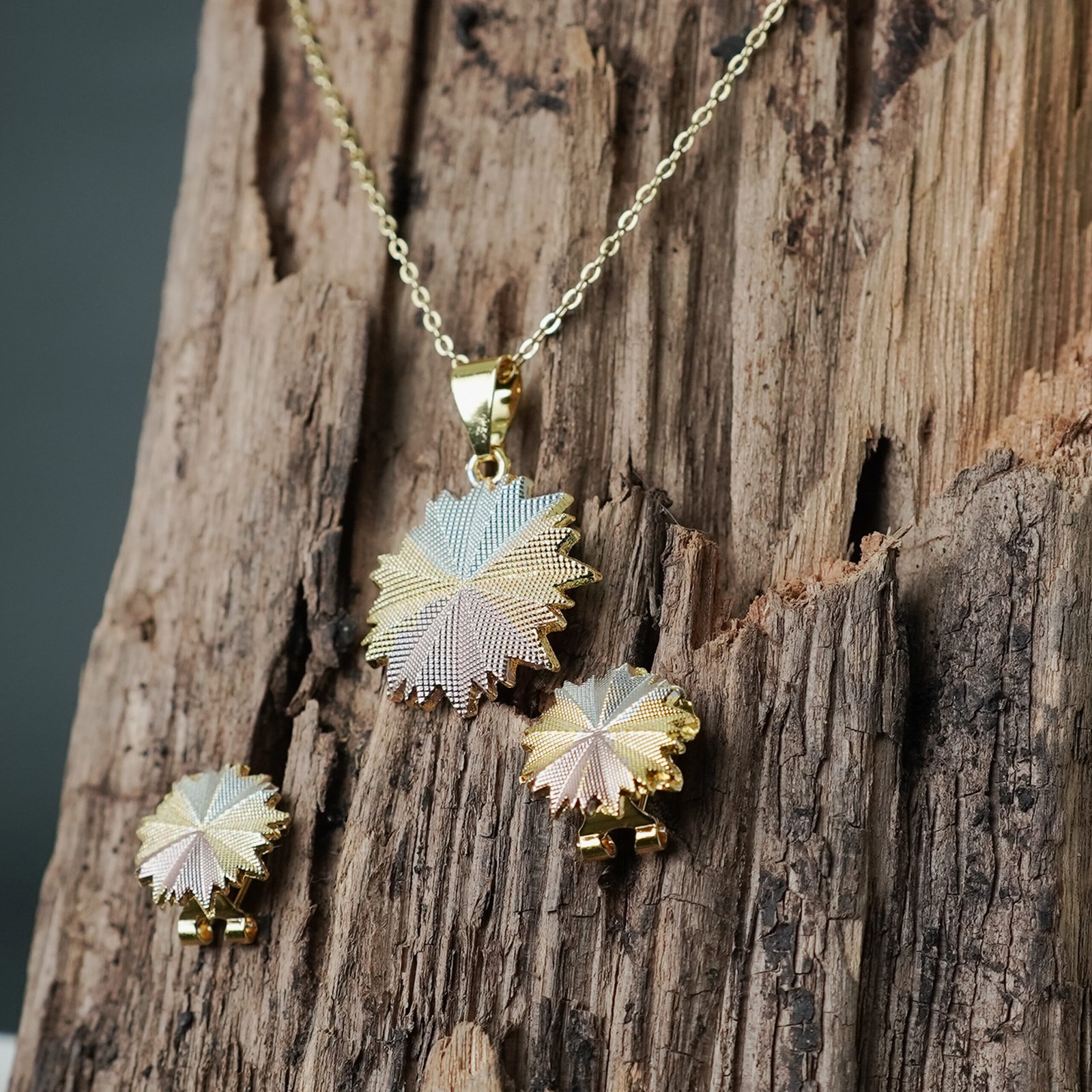 NECKLACE-9032_2-1-scaled-1.jpg