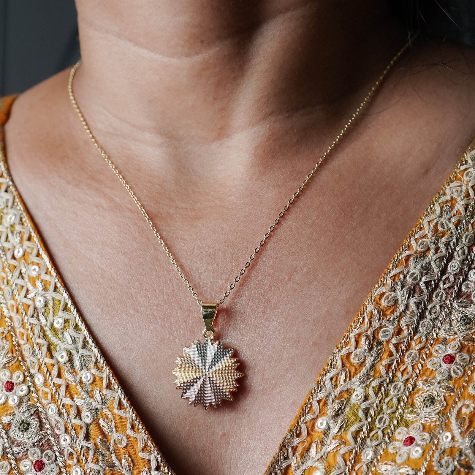 NECKLACE-9032_5-1-scaled-1.jpg