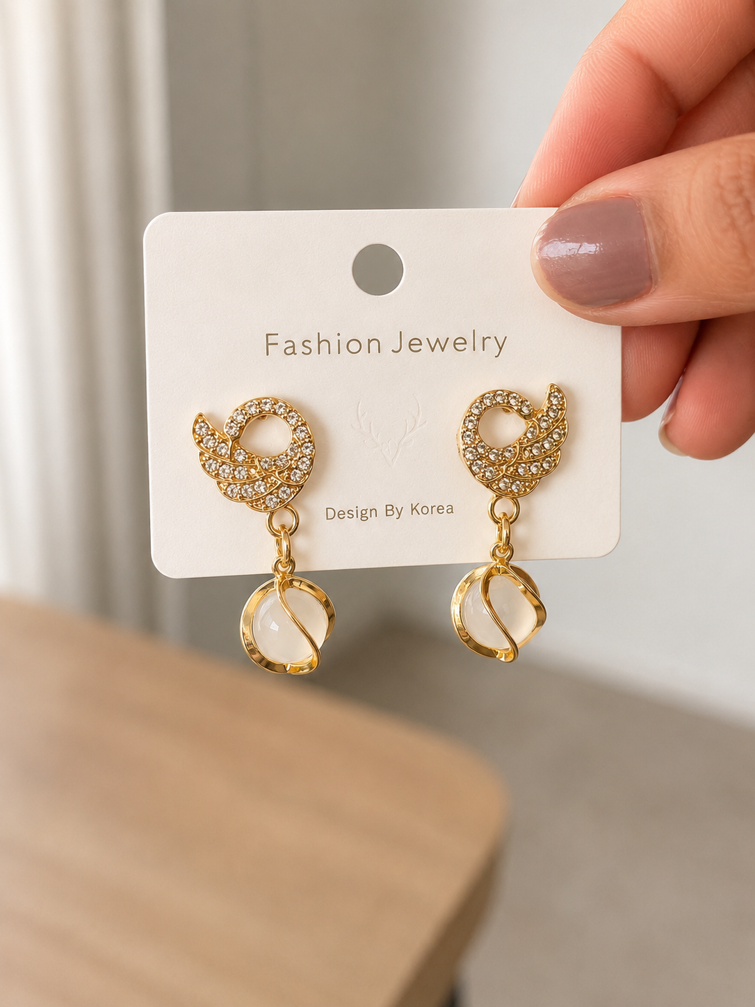 Crystal Leaf Pearl Drop Earrings for Women - Image 4