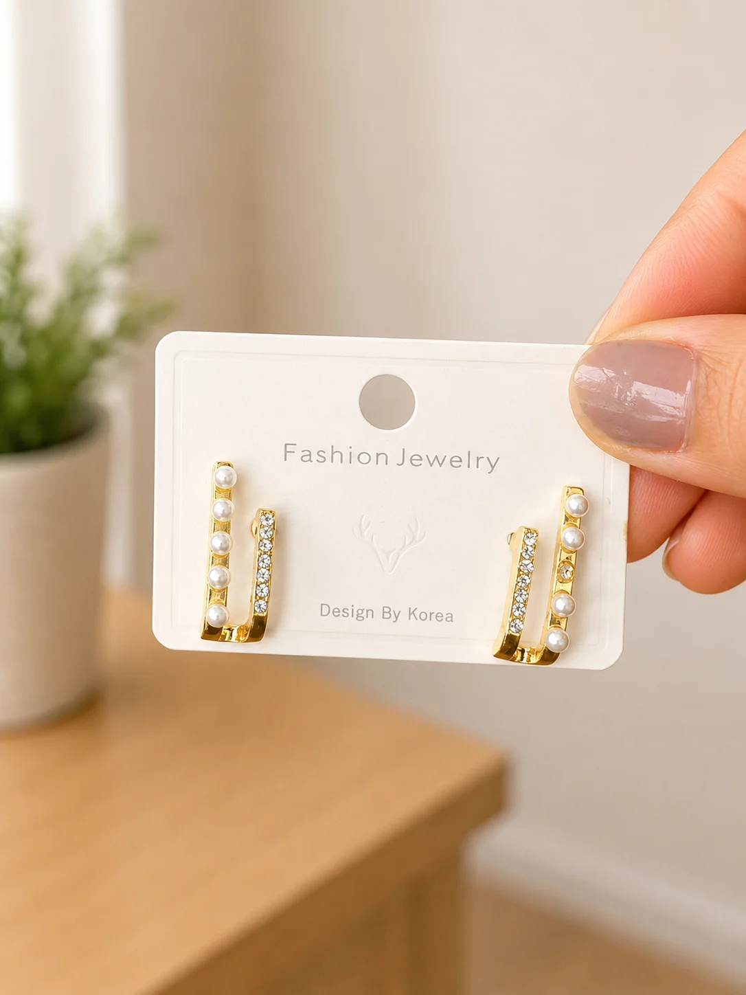 Pearl Crystal U-Shape Earrings for Women - Image 4