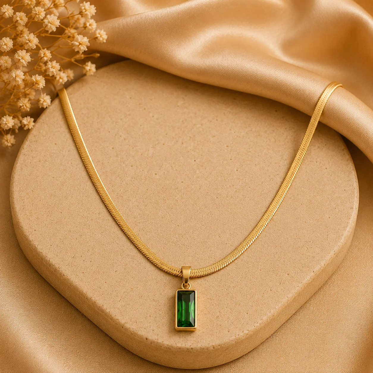 Emerald Green Crystal Pendant Necklace for Women - Image 1
